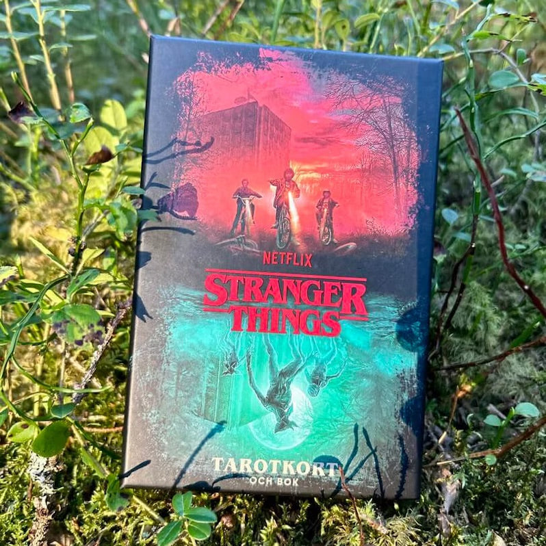 Stranger Things: tarotkort och bok