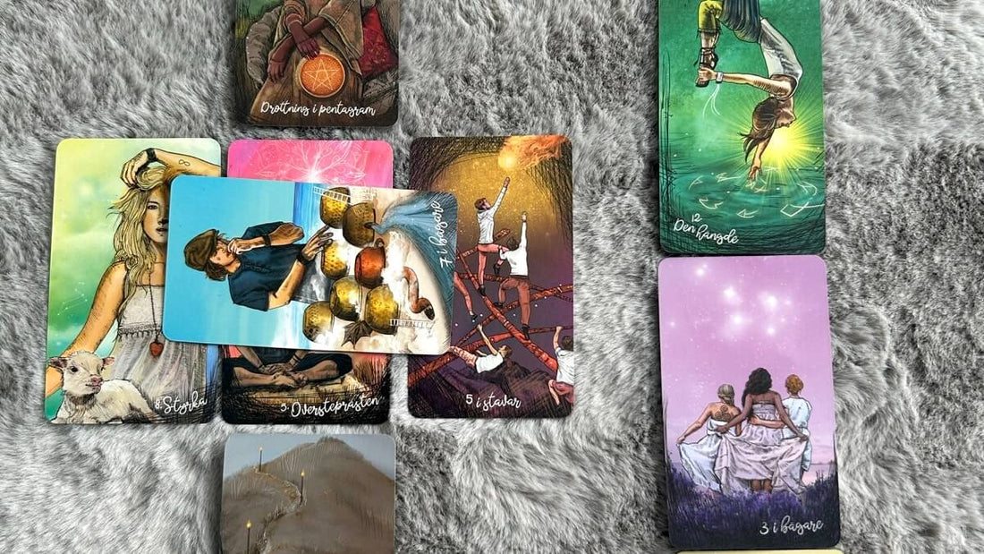 Tarotläggning keltiska korset med Ljusbärarens Tarot