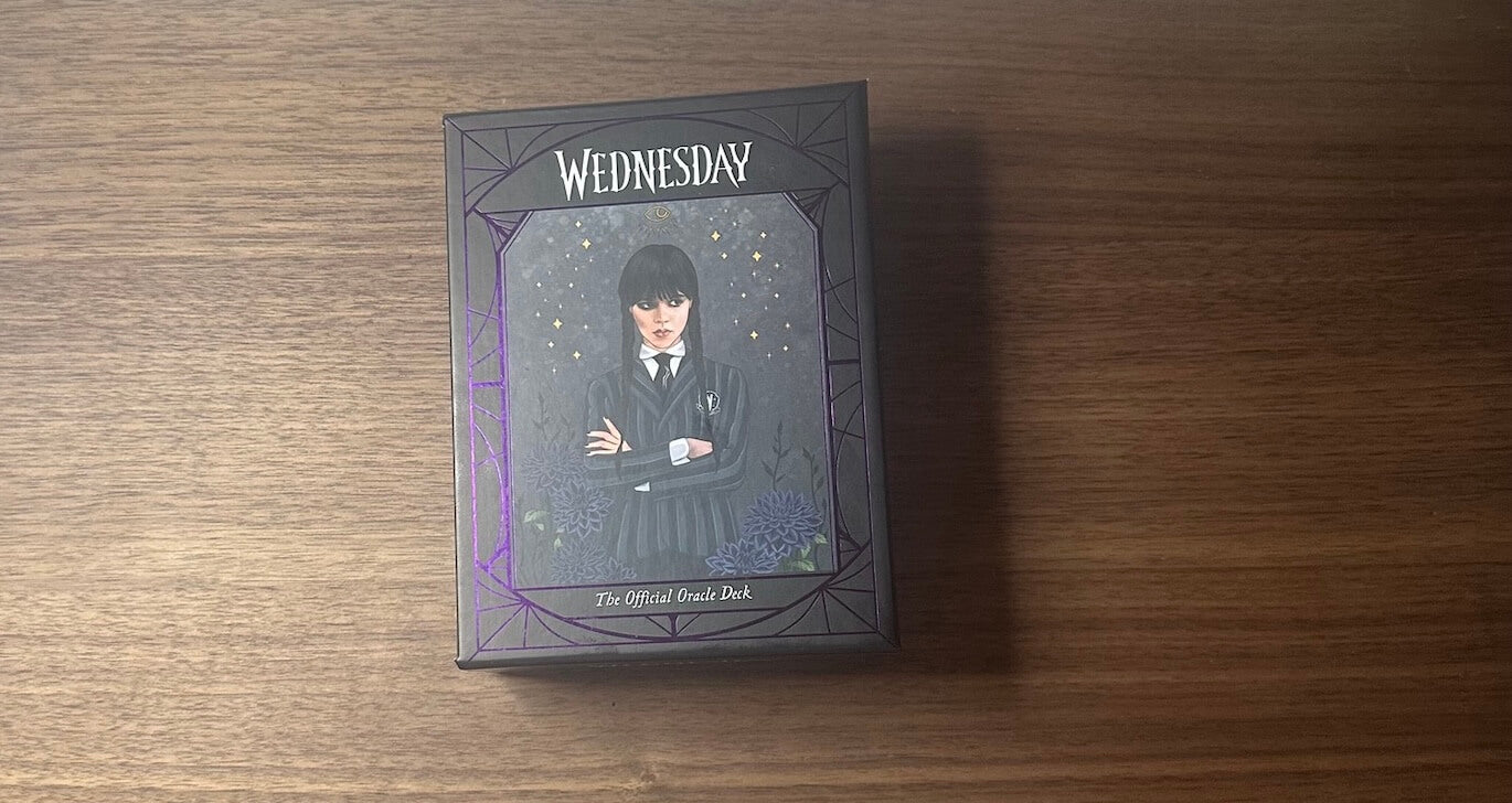 Wednesday: The Official Oracle Deck – en kortlek för dem som tänker själva