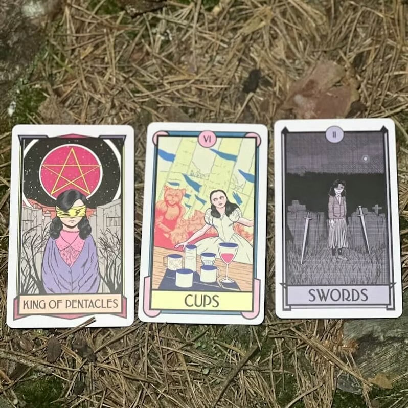 Christina Ricci?s Cat Full of Spiders Tarot