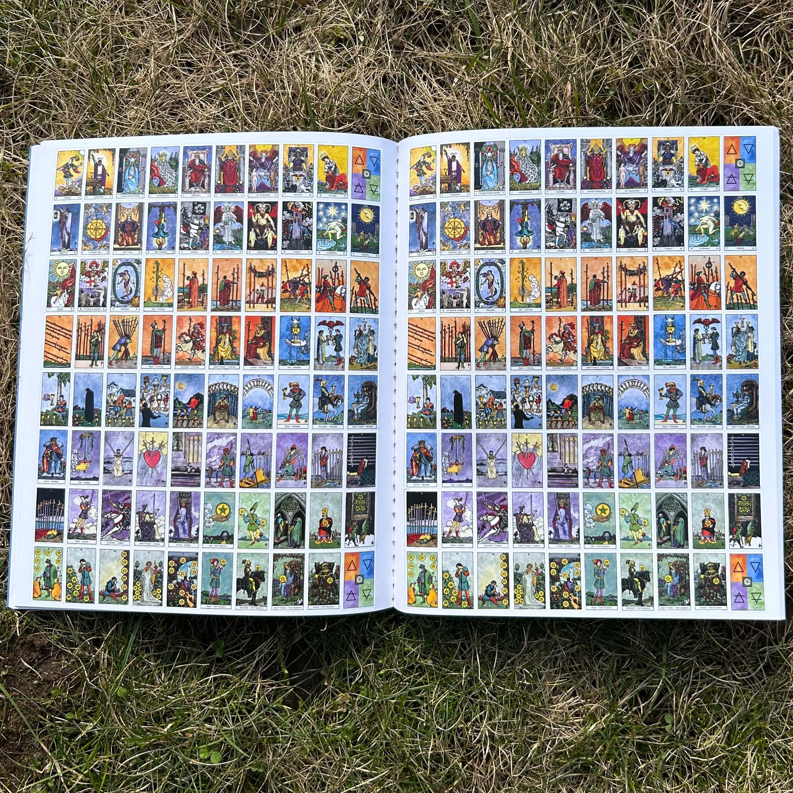 Weiser tarotstickers : extra klistermärken till din tarotdagbok